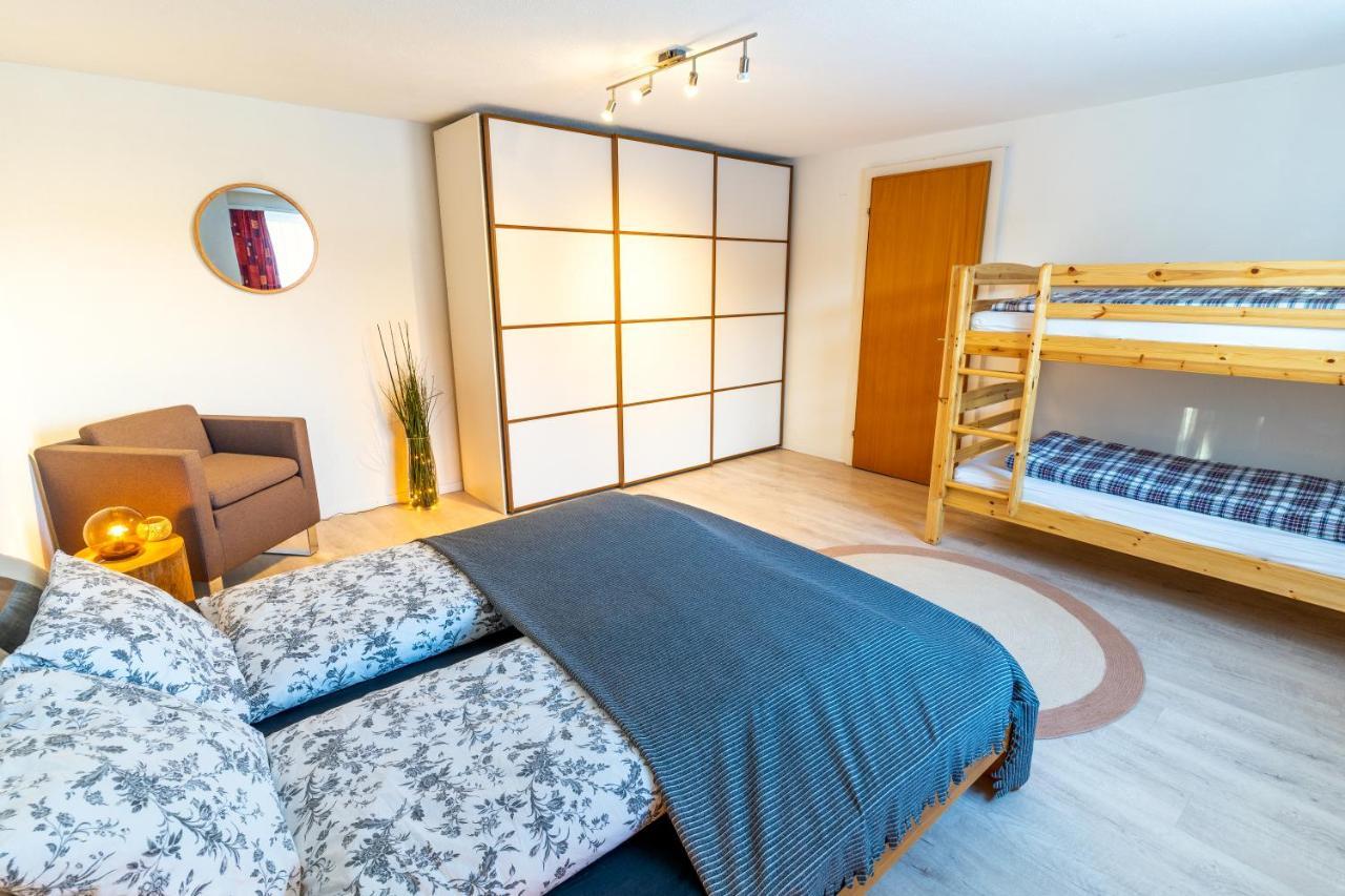 Charmantes Apartment Mit Grossem Garten .Kids4Free. ฟลิมส์ ภายนอก รูปภาพ